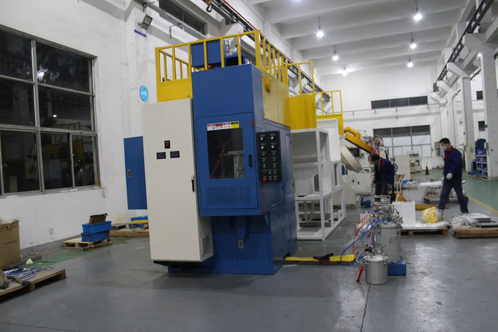 Automatic Glue Spraying Machine 28 Automatic Glue Spraying Machine 28