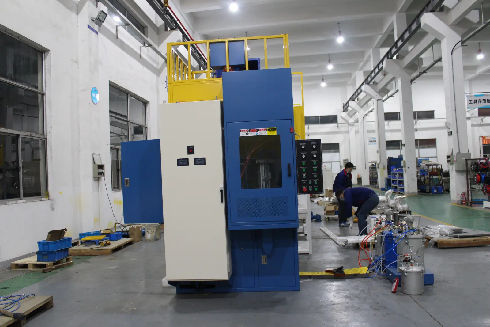Automatic Glue Spraying Machine 27 Automatic Glue Spraying Machine 27