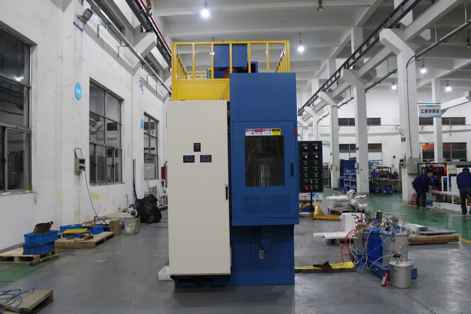 Automatic Glue Spraying Machine 26 Automatic Glue Spraying Machine 26