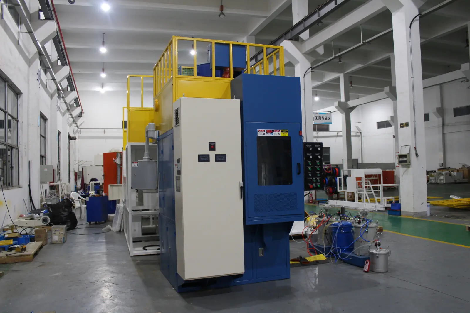 Automatic Glue Spraying Machine 25 Automatic Glue Spraying Machine 25