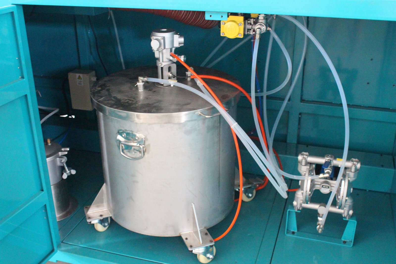 Chain-Type Automatic Glue Dipping Machine 10 Chain-Type Automatic Glue Dipping Machine 10