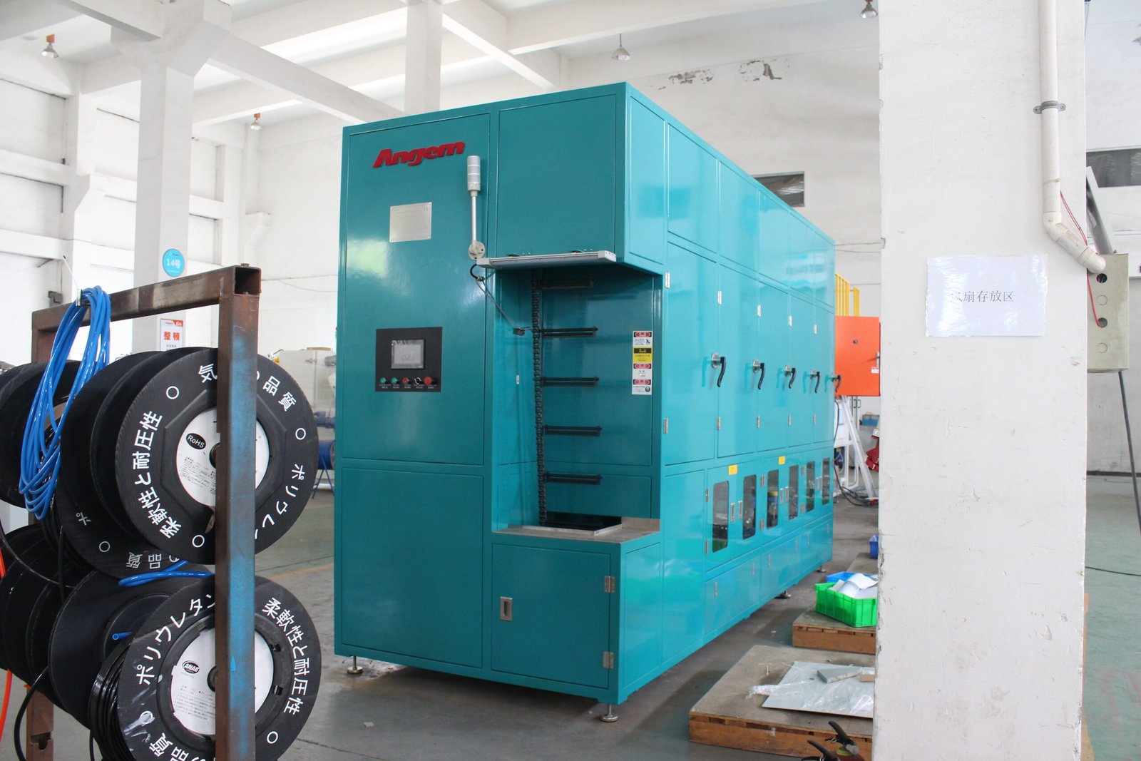 Chain-Type Automatic Glue Dipping Machine 7 Chain-Type Automatic Glue Dipping Machine 7